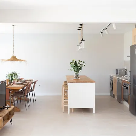וילה Ereza White Homes