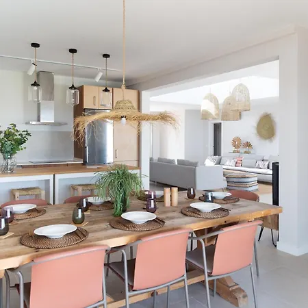 Ereza White Homes Вилла *