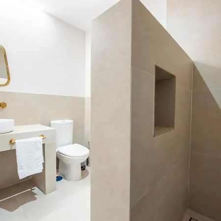 Villa Ereza White Homes
