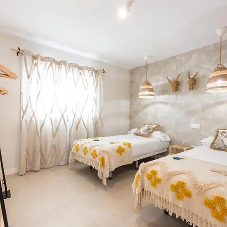 Villa Ereza White Homes